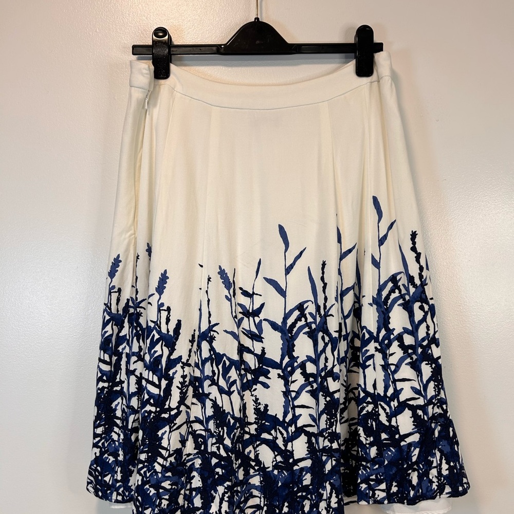 Coldwater Creek A-line midi skirt blue & white botanical print Women’s size 14 - Picture 2 of 8